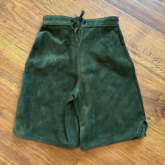 Green Lederhosen Shorts with Apple Design - Picture 3 of 8